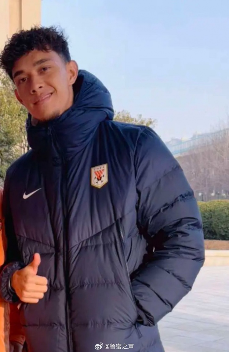  博主：泰山隊新援李小恒已抵達(dá)俱樂部，明天將隨隊登泰山祈福