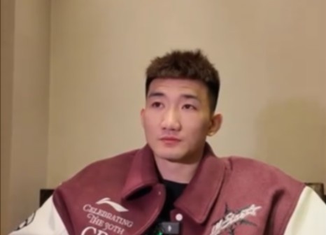  咋形容你和王博的關系？孫銘徽：像家人 他訓練&生活中很照顧我們