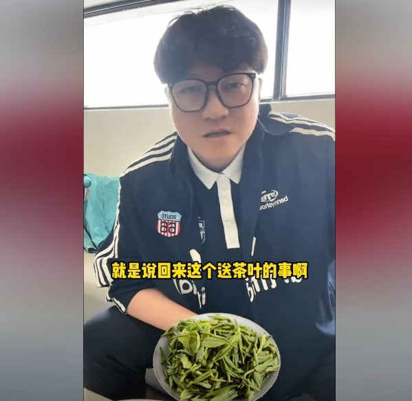  趙鵬：不太清楚賈秀全要球員買(mǎi)茶葉的段子，但這在現(xiàn)實(shí)中也正常
