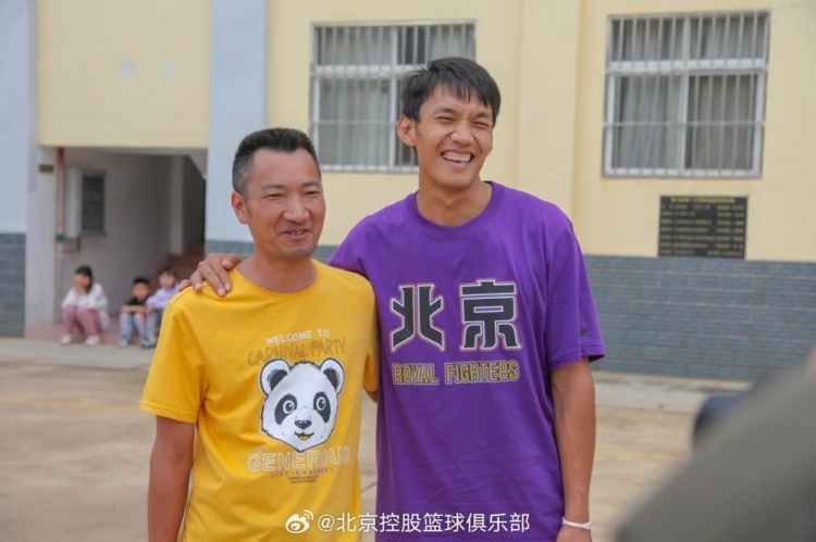  那一封信的故事還在延續(xù) 矣進(jìn)宏母校的師生們來到北京了！