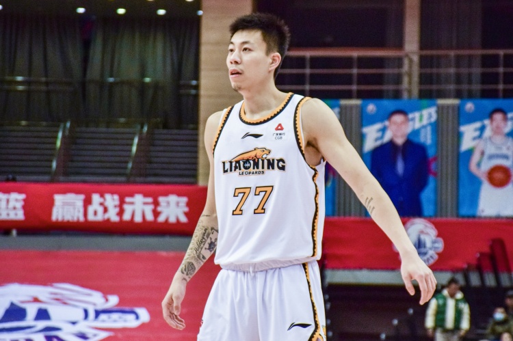  還得再調(diào)整！張鎮(zhèn)麟復(fù)出8中1拿到2分8助出現(xiàn)6失誤 正負(fù)值-34最低