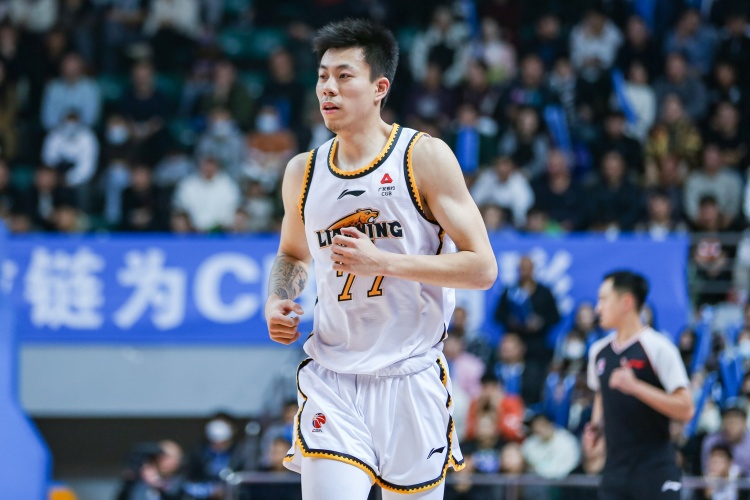  復(fù)出還要找狀態(tài)！張鎮(zhèn)麟半場6中1僅拿2分1板4助1斷