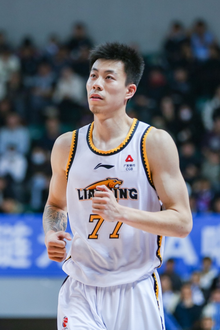  媒體人：張鎮(zhèn)麟、韓德君將因傷缺席今晚對陣北控的比賽