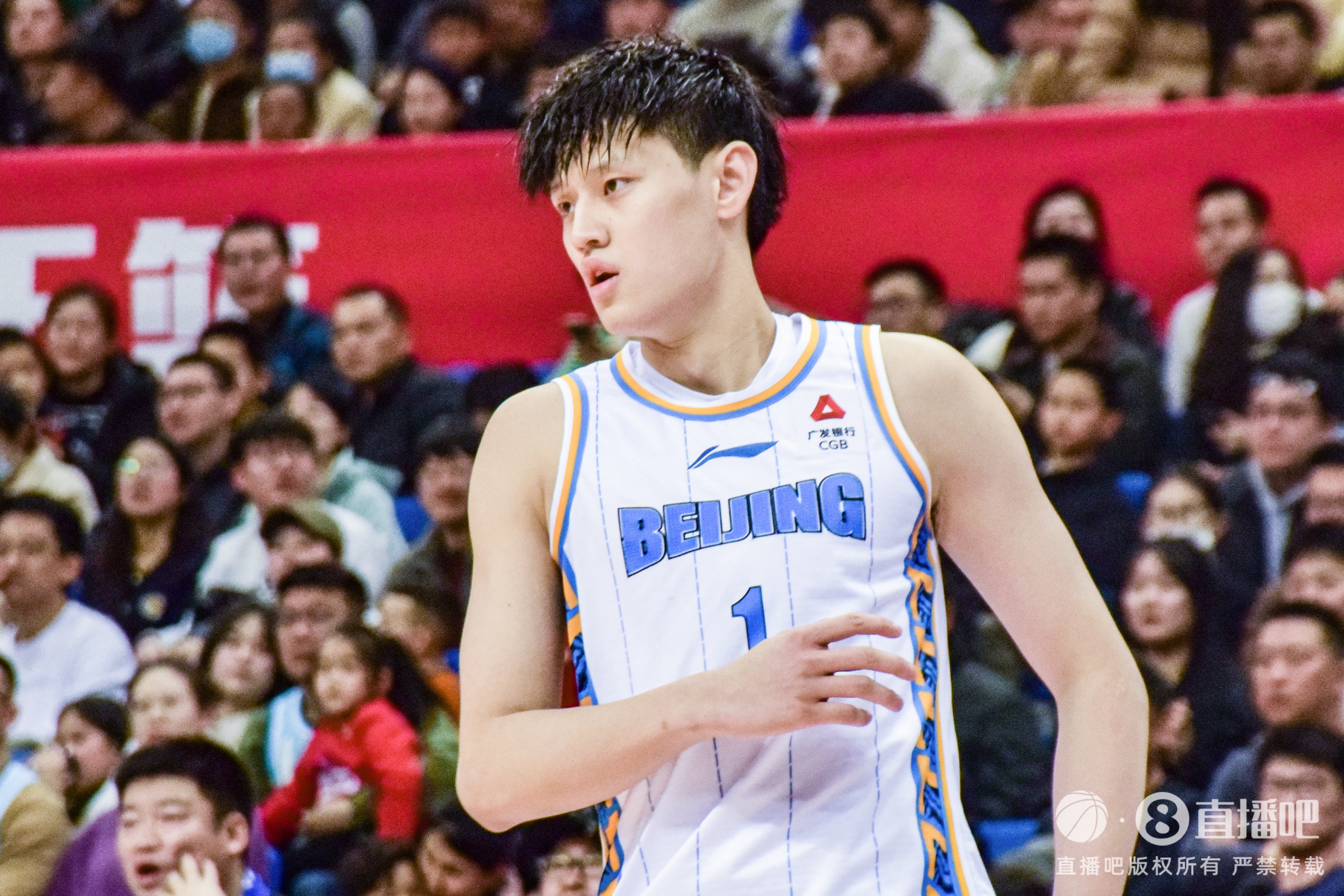  越打越好！曾凡博半場攻防亮眼 7中5貢獻12分2板2助1血帽1壓哨