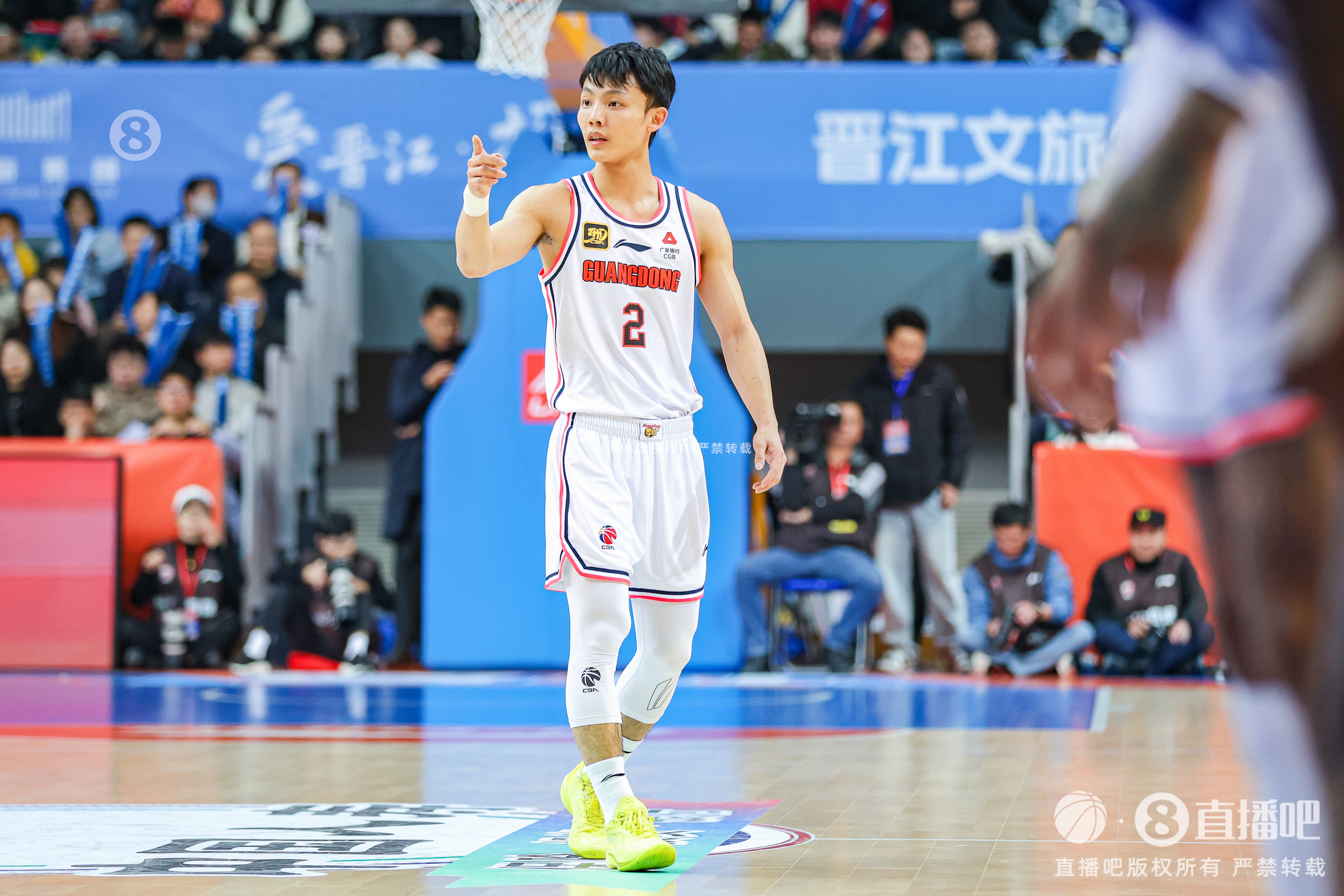  徐杰：身高不是打籃球的唯一標(biāo)準(zhǔn) 努力、勤奮、自律也是天賦