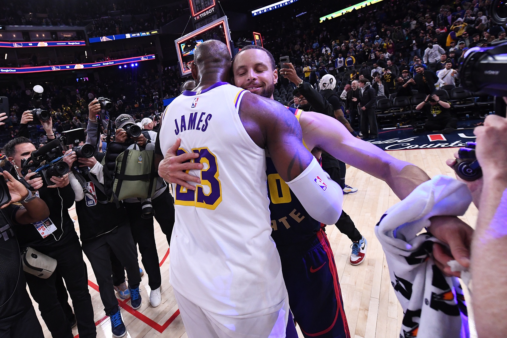 見證傳奇！詹姆斯庫里年滿36歲且同場均砍下35+ NBA歷史首對！